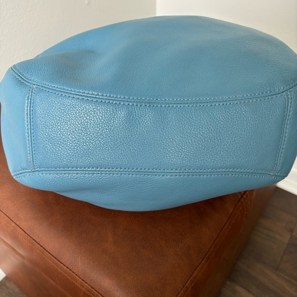 Michael Kors purse - Picture 5 of 16